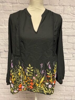 Old Navy Black Top with Floral Hem Size S